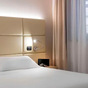 Western Cavalieri Della 4*, Cardano Al Campo Italy