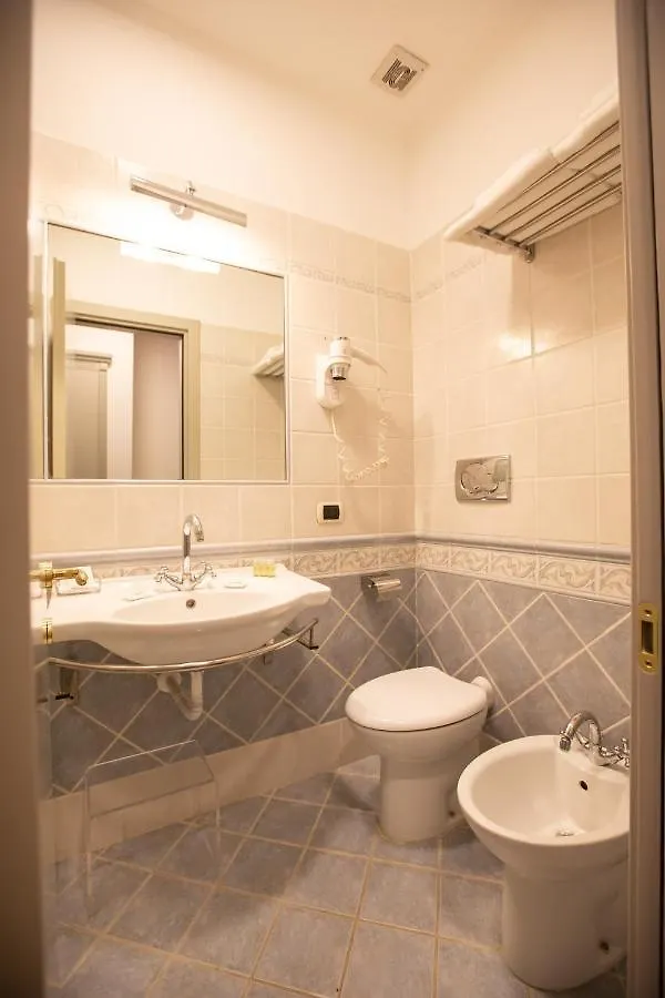 Duelle Vatican Suite Rome 0*,