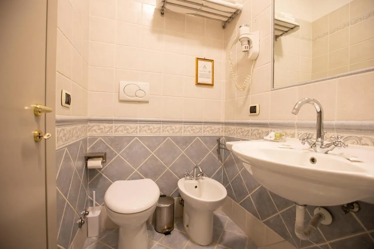 Duelle Vatican Suite Rome 0*,